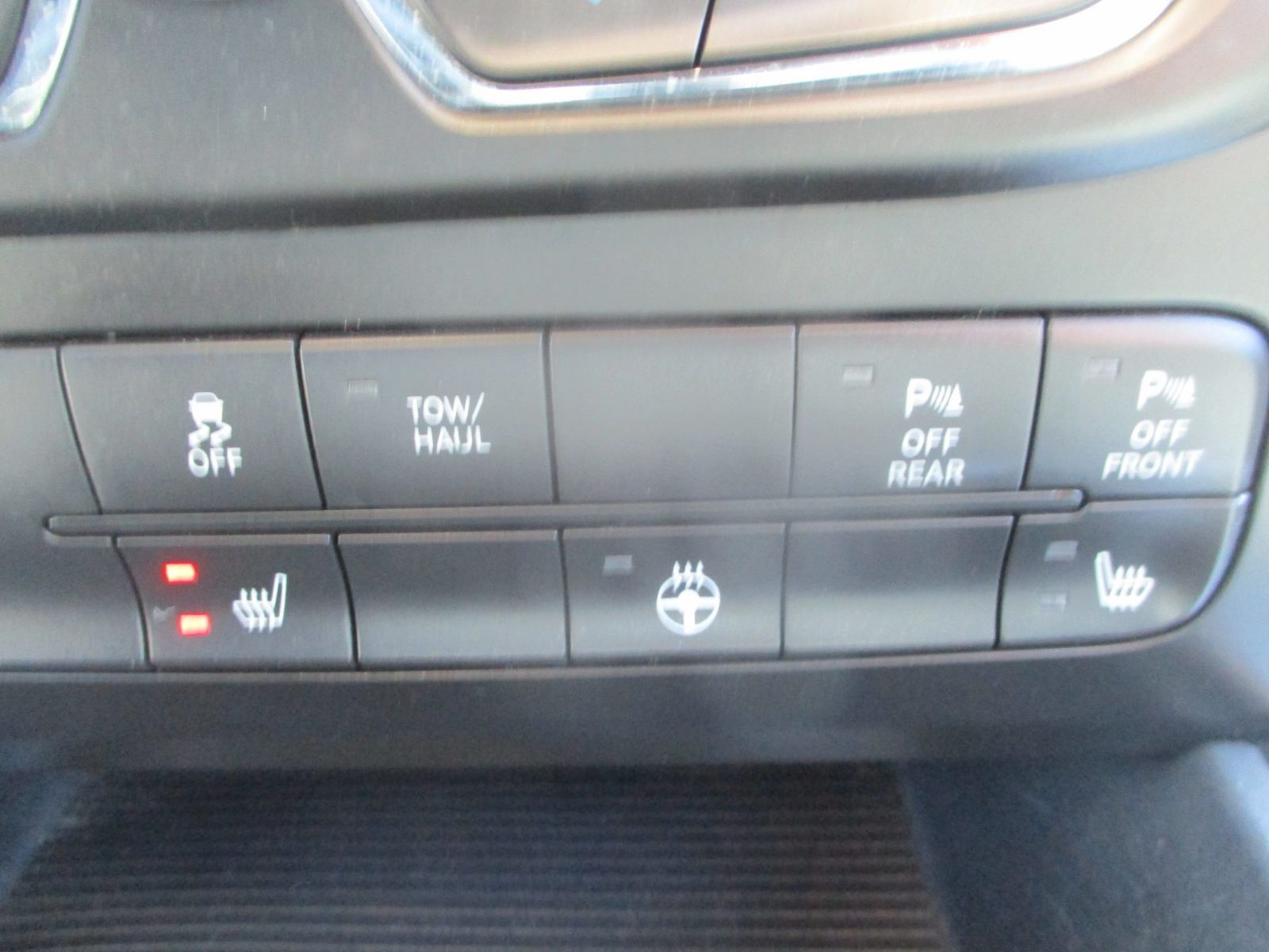 2018 Ram 1500 Crew Cab photo 11