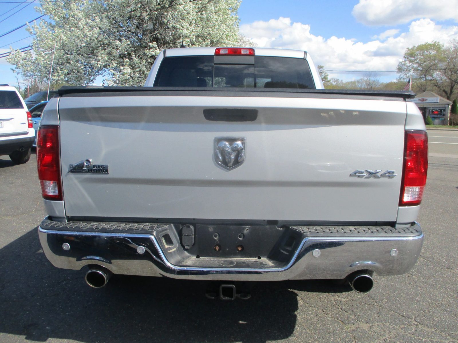 2018 Ram 1500 Crew Cab photo 2
