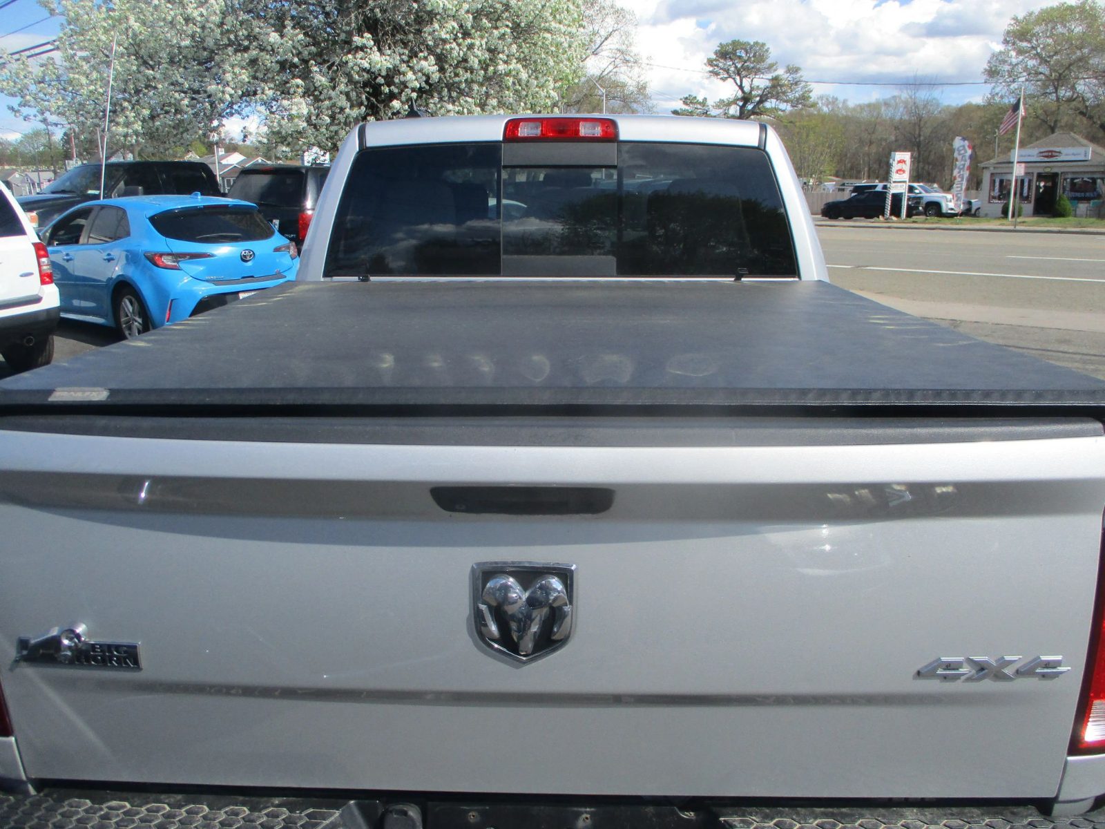 2018 Ram 1500 Crew Cab photo 3