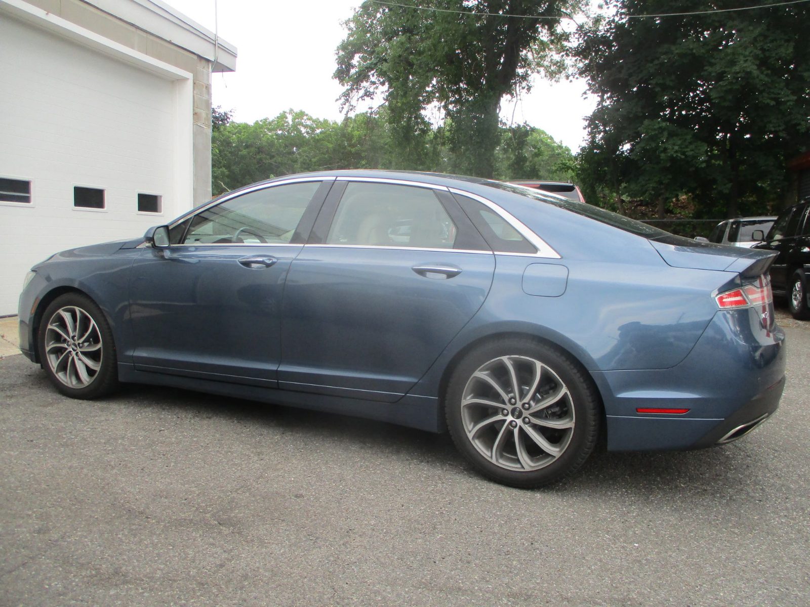 2019 Lincoln Mkz photo 3