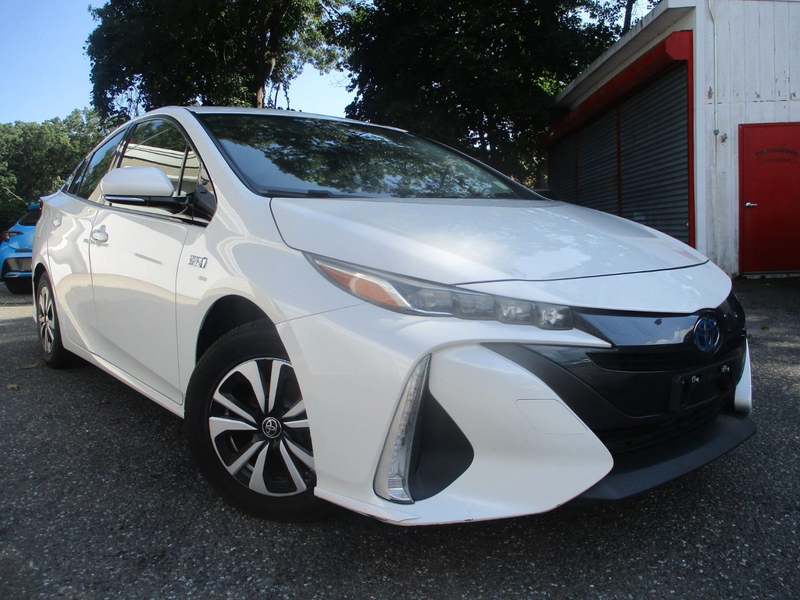 2017 Toyota Prius Prime photo 1