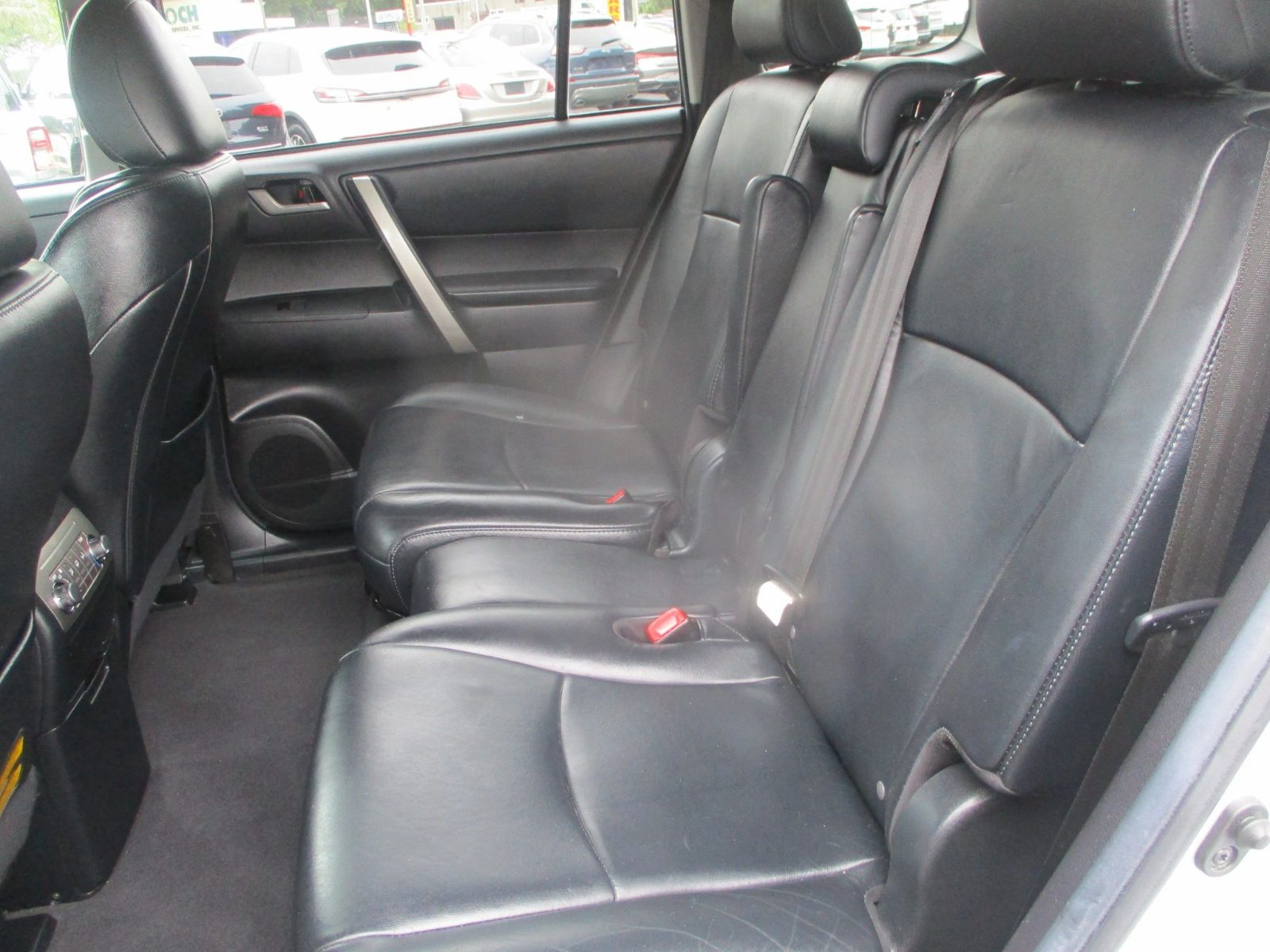 2013 Toyota Highlander photo 6